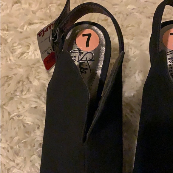 Black heels - Picture 2 of 3